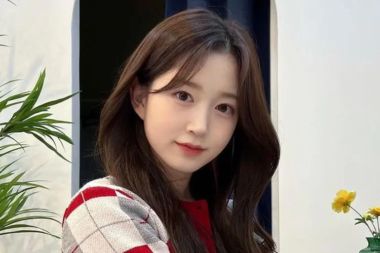 Haewon NMIXX Mengalami Cedera Pergelangan Kaki, Penampilannya di KCON 2022 Akan Dibatasi