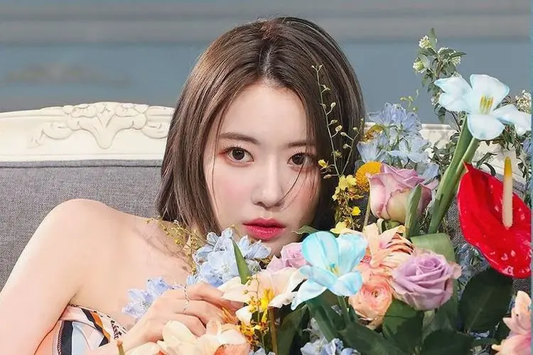 Sakura LE SSERAFIM Ceritakan Perjuangan Debut Sebagai IZ*ONE dan Idol Asing: Itu Kesepian