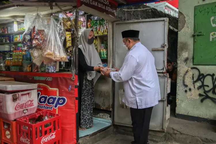 Ketua DPRD Kota Bogor Atang Trisnanto Tebar Ratusan Sembako dan Ribuan Paket Berbuka Selama Ramadhan