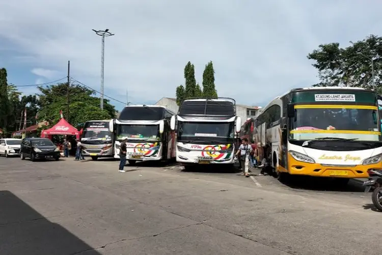 H-5 Lebaran, Terminal Kalideres Dipadati Seribu Lebih Penumpang