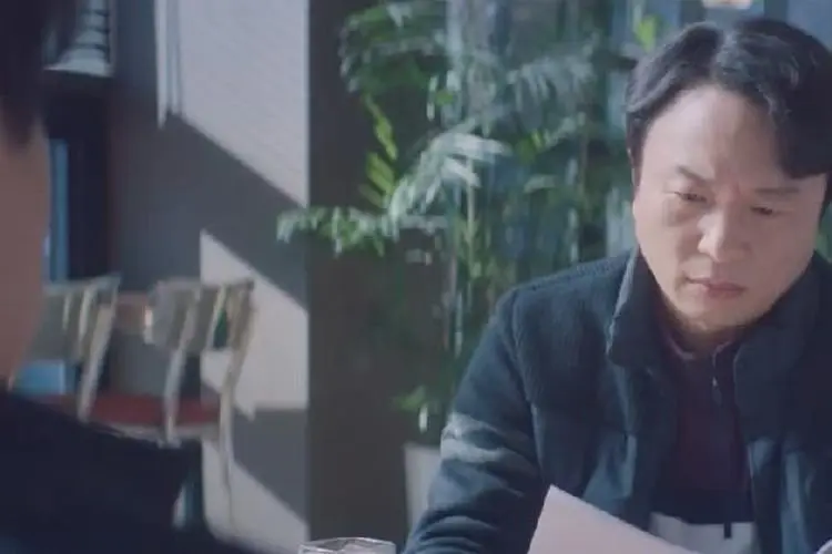 Spoiler Love All Play Episode 5: Park Taeyang Didesak Sang Ayah untuk Tinggalkan Tim Yunis?