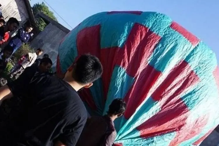Seru! Begini Tradisi 'Ngapungkeun Balon' Warga Garut Saat Lebaran