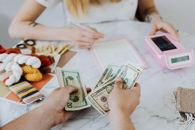 Zodiak Harian Sabtu 30 April 2022: Leo Ada Hubungan yang Tak Layak Diinvestasikan, Saatnya Virgo Kejar Karir