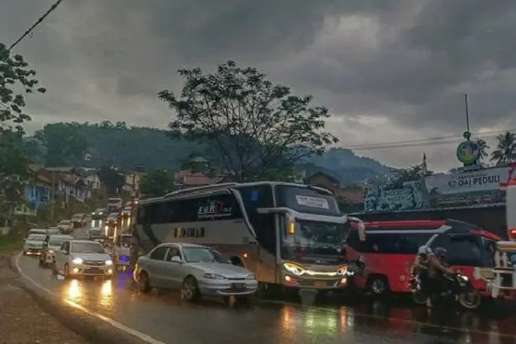 Rekor! Volume Lalu Lintas di Jalur Nagreg Melebihi Puncak Mudik 2019