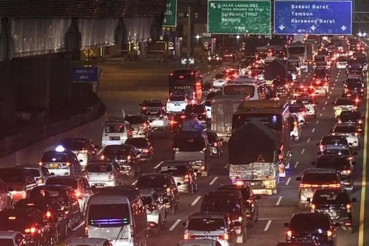 Info Mudik Lebaran 2022: Rekayasa Lalin One Way Arus Mudik di Tol Jakarta-Cikampek Ditutup