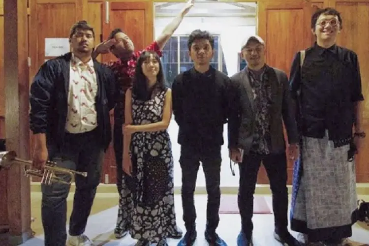 Lirik Laguâ Resah â Payung Teduh