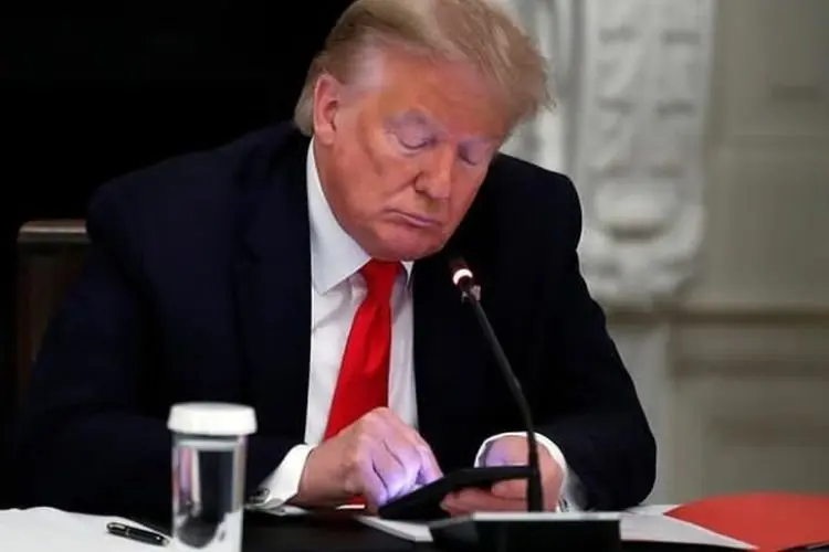 Lawan Facebook dan Twitter, Donald Trump Buat Aplikasi Media Sosial Truth