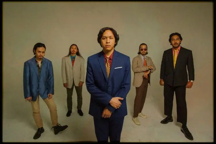Lirik Laguâ Bintang Massa Aksi â .Feast