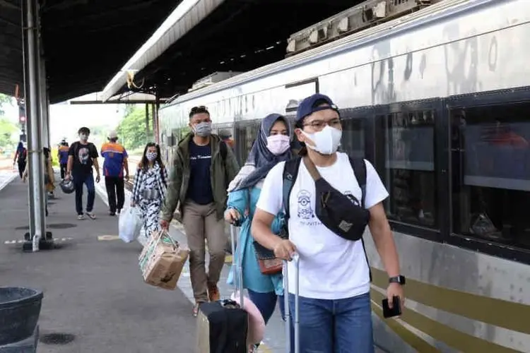 KAI Daop 3 Prediksi Besok Puncak Arus Balik Penumpang Kereta Api di Cirebon