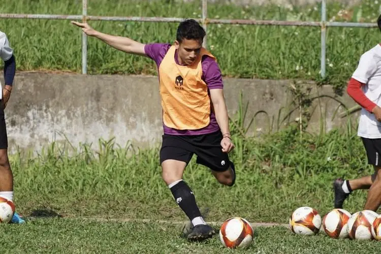 Kualitas Lapangan Buruk, Shin Tae-yong dan Timnas U-23 Tetap Kerja Keras Untuk Hadapi Vietnam