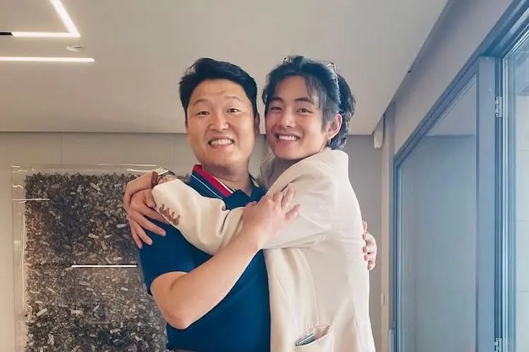 PSY Akhirnya Ungkapkan Cerita Dibalik Pertemuan dan Foto Ikoniknya dengnan V BTS