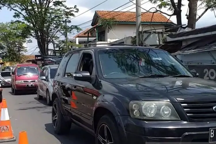 Terjadi Peningkatan Volume Kendaraan, Polres Garut Berlakukan One Way
