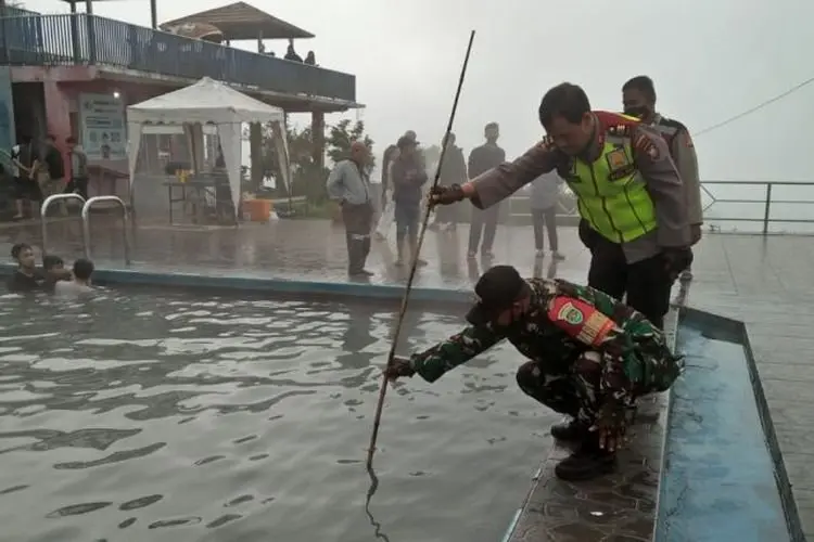 Wisatawan Tewas di Kolam Renang Puncak Darajat Garut, Polisi Gelar Olah TKP