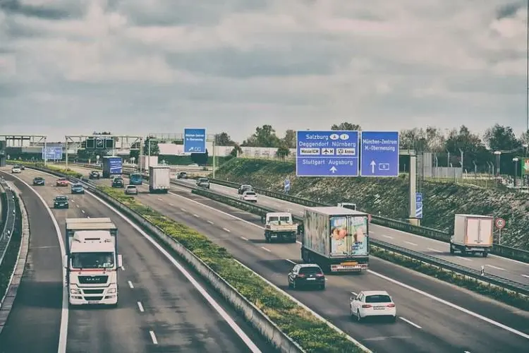 Info Arus Balik Lebaran 2022: Polisi Berlakukan Contraflow di Jalan Tol Jakarta-Cikampek arah Jakarta