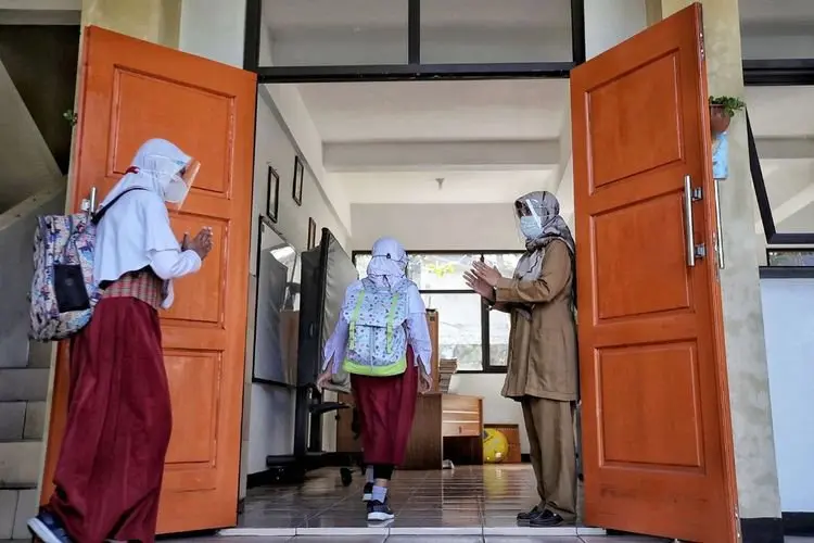 Tak Hanya di Jabar, DKI Jakarta dan Banten juga  Tunda Jadwal Masuk Sekolah