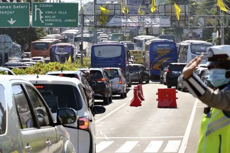 Ingin Tahu Situasi Arus Lalu Lintas di Puncak Bogor Saat Ini? Hubungi Nomor Berikut!