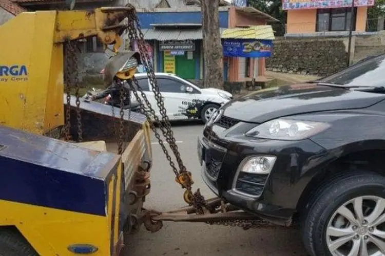 Mogok di Puncak Bogor, Sempat Timbulkan Kemacetan, Sebuah Mobil di Derek Polisi