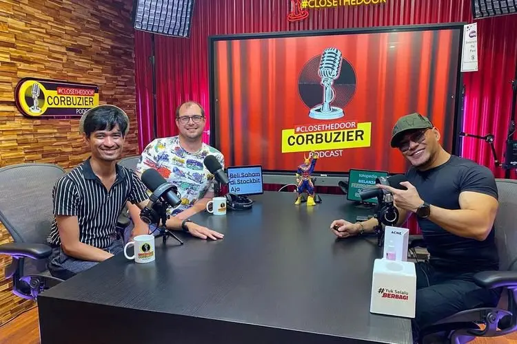 Datang ke Close the Door, Ragil Mahardika Ajari Deddy Corbuzier Jadi Gay?