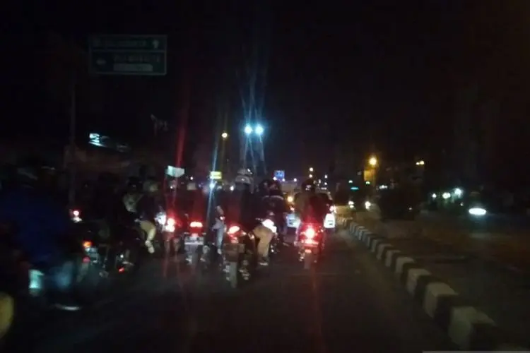 Cikampek ke Karawang Habiskan Tiga Jam Gara-gara Macet Parah di Jalan Arteri