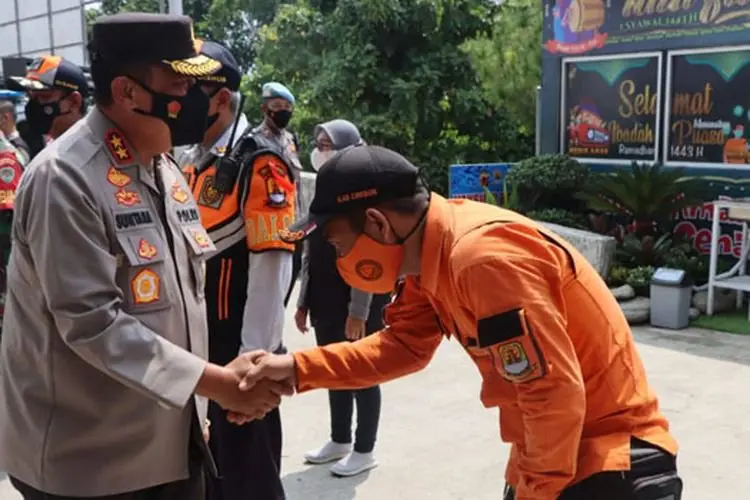 Di GT Palimanan Tol Cipali, Kapolda Jabar Pastikan Arus Balik Berjalan Lancar