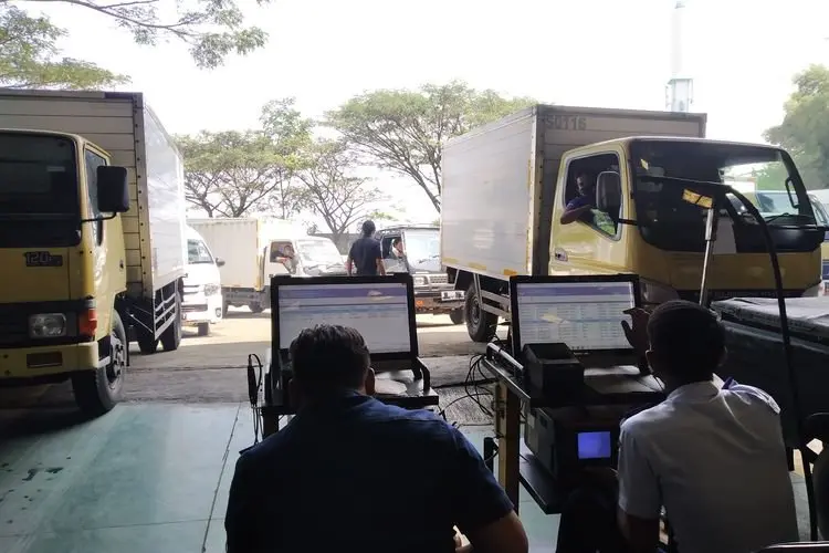 Membludak, Kendaraan Antre Saat Uji KIR di Gedebage Dishub Kota Bandung
