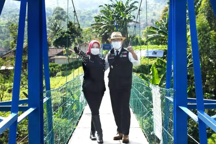 Ridwan Kamil Resmikan Jembatan Gantung Simpay Asih, Tingkatkan Ekonomi Warga 