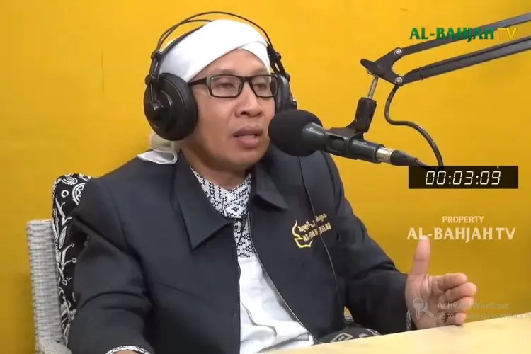 Apakah Kentut Dalam Air Dapat Membatalkan Puasa? Buya Yahya Beri Penjelasan Begini