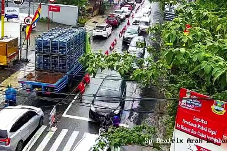 Libur Panjang, Penumpukan Kendaraan Terjadi di Kawasan Lembang