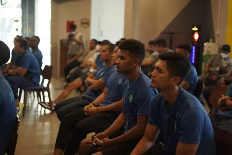 Jelang Latihan Perdana, Robert Alberts Panggil Semua Punggawa Persib, Ada Apakah?