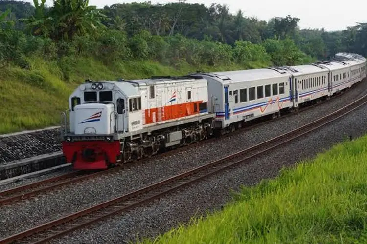 Terbaru! Syarat Naik Kereta Api Lokal Bulan Mei 2022