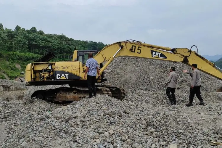 Tambang Pasir Laut Jangan Sampai Rugikan Masyarakat