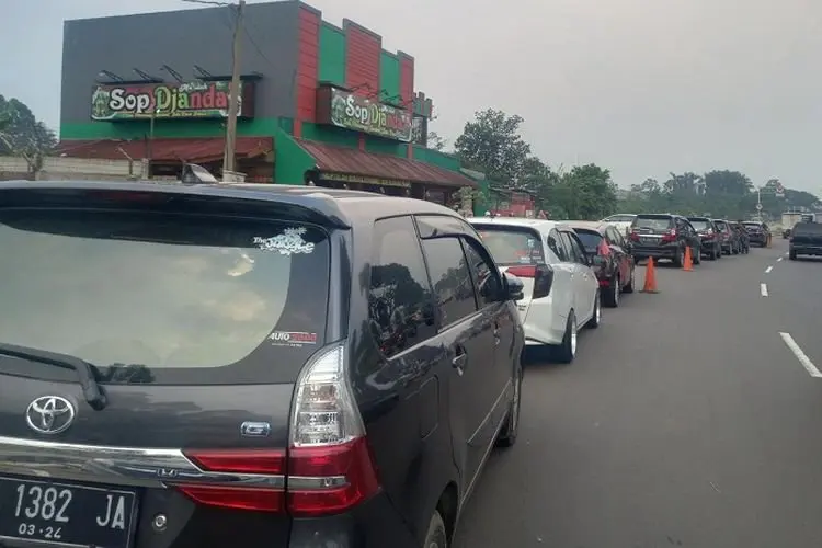 Siap-siap, Parkir Sembarangan di Kandang Roda-Sentul Bakal Digembok Ban Mobilnya