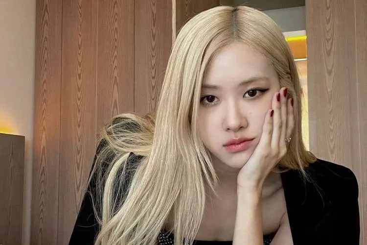 Rose BLACKPINK Pamer Gaya Rambut Baru, Begini Penampakannya