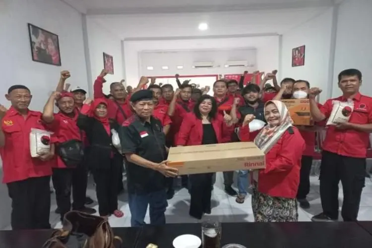 Atty Tampung Aspirasi Masyarakat dan Bagikan Door Prize di Bogor Timur dan Tengah