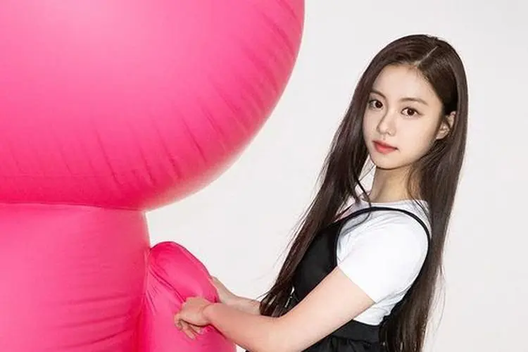 Berikut Detail Beberapa Rumor yang Dituduhkan pada Kim Garam LE SSERAFIM Menurut Source Music dan HYBE