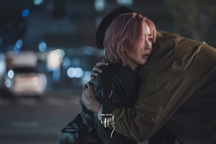 Spoiler Tomorrow Episode 15: Choi Joon Woong Peluk Erat Koo Ryeon, Ada apa?