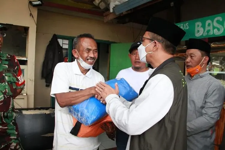 55 Rumah Warganya di Cangkuang Rusak Akibat Puting Beliung, Dadang Supriatna Beri Bantuan 