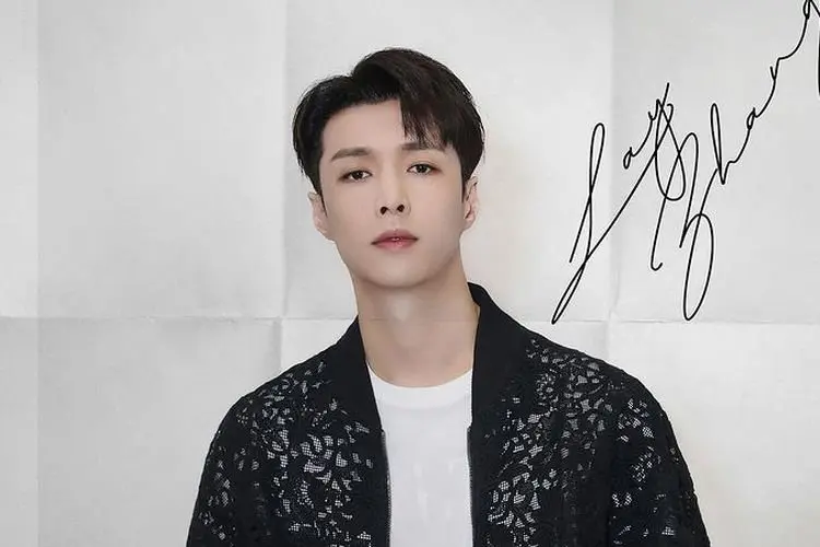 SM Entertainment Hapus Lay dari Profil EXO, Fans Sampaikan Kekhawatirannya