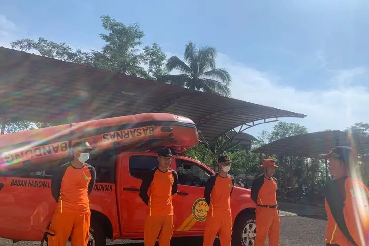 Kapal Nelayan Terbalik di Sayang Heulang, 1 Orang Meninggal Satu Hilang
