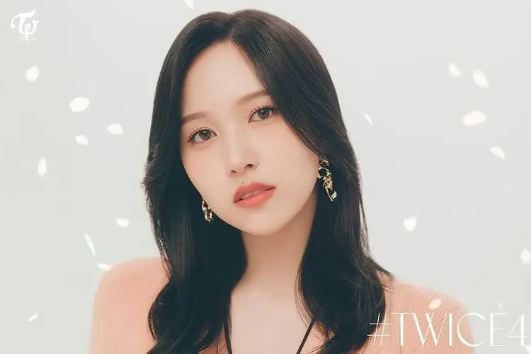 Setelah Momo, Tyuzu dan Nayeon, Kini Mina TWICE Juga Dinyatakan Positif Covid-19