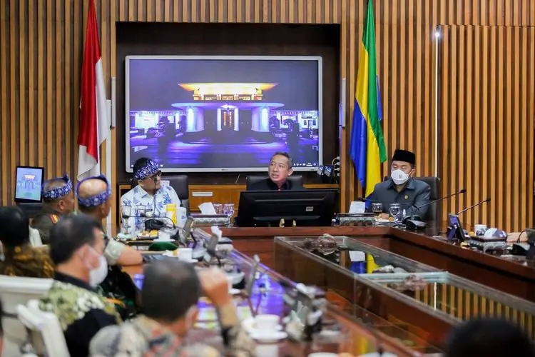 Belajar Soal Pelayanan Publik, Wali Kota Padang Temui Yana