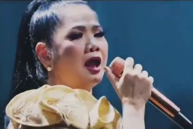 Innalillahi! Vina Panduwinata Sampaikan Kabar Duka