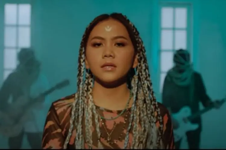Lirik Laguâ Little Old Man - Caessaria