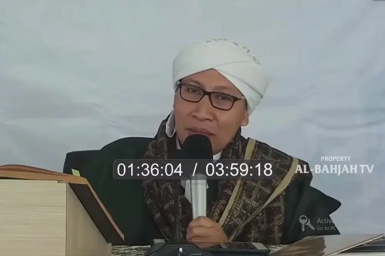 Memulai Barisan Masbuk Saat Sholat Berjamaah, Buya Yahya: Jangan dari Sisi Kanan!