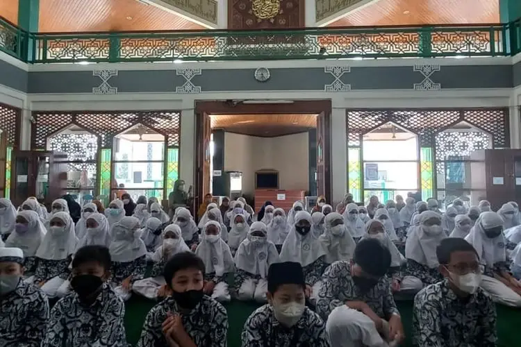 SD Darul Hikam Doakan Putra Ridwan Kamil Emmeril Khan Mumtadz Ditemukan dalam Keadaan Sehat 