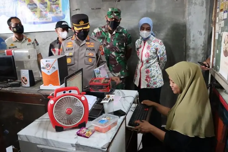 Kapolresta Cirebon Pastikan Stok Minyak Goreng Curah Aman dan Sesuai HET