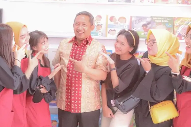 Yana Minta Toko Buku dan Penerbit Bantu Tingkatkan Literasi Warga