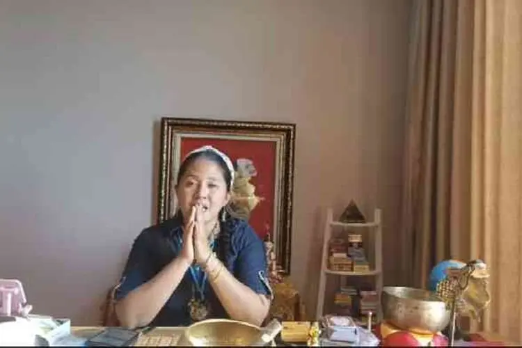 Mbak Rara Dikecam MUI Usai Ramal Anak Ridwan Kamil Meninggal