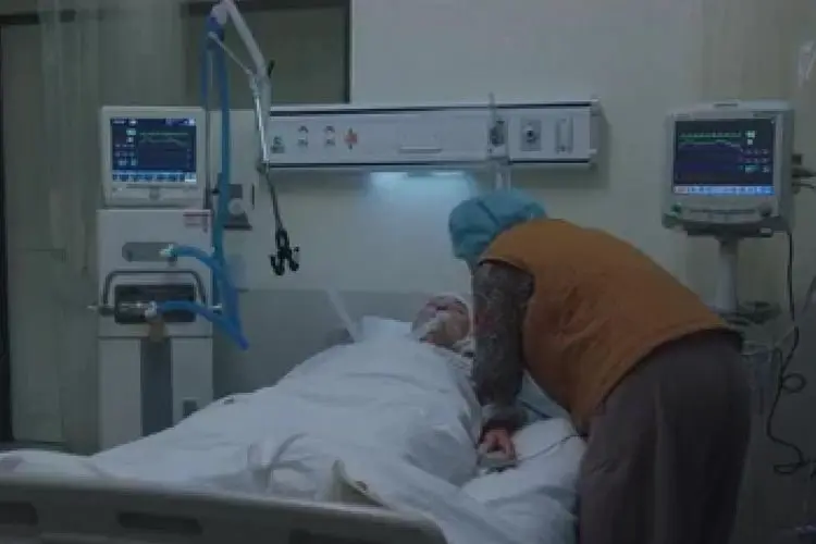 Spoiler Our Blues Episode 17: Chun Hee Tahu Kondisi Min Su yang Sebenarnya, Minta Pihak Dokter Akhiri Hidupnya