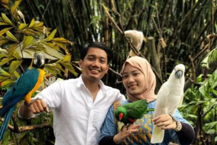 Ekspresi Zara Adik Eril Jadi Sorotan Saat Ridwan Kamil Bertemu dengan Heinrich